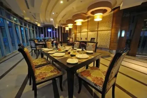 Dining-Table Dining-Table